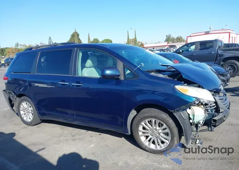 2011 Toyota Sienna Xle V6 z USA, uszkodzony, nr VIN 5TDYK3DC3BS084110